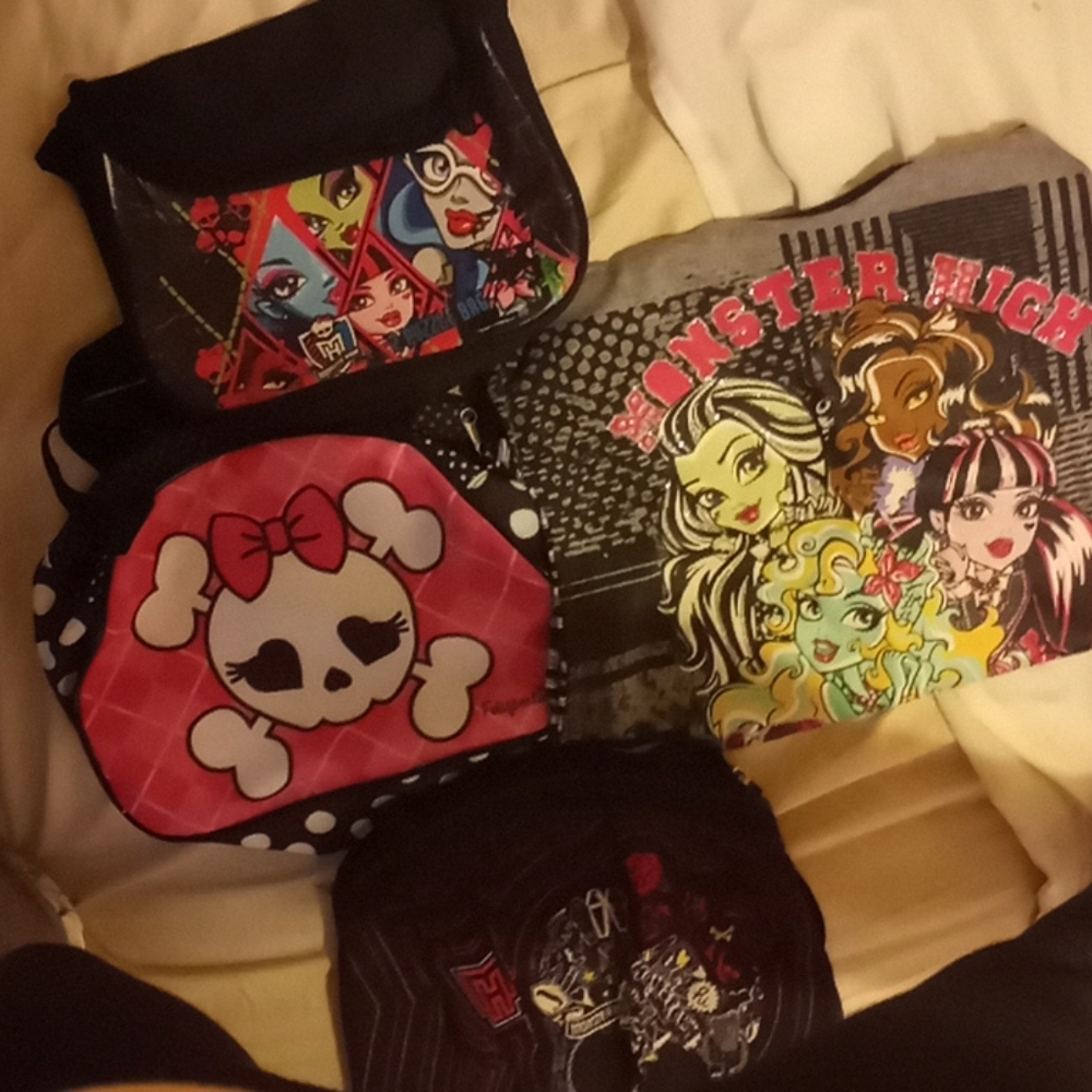 Monster high girls bags and shirt set